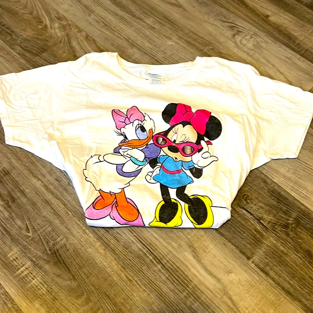 Disney tshirt mini mouse and daisy